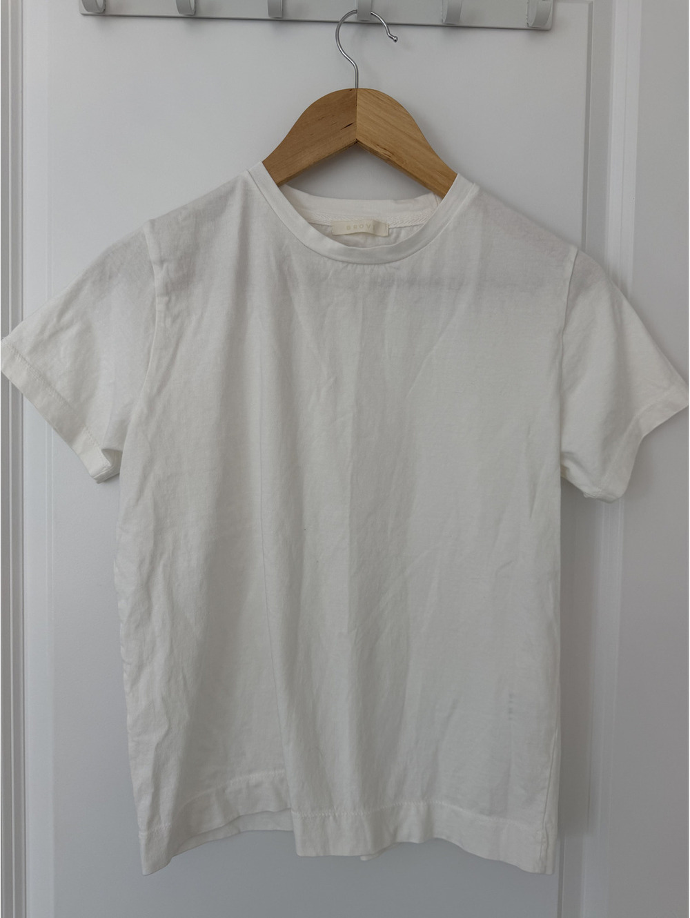 Grove Basic White T-Shirt